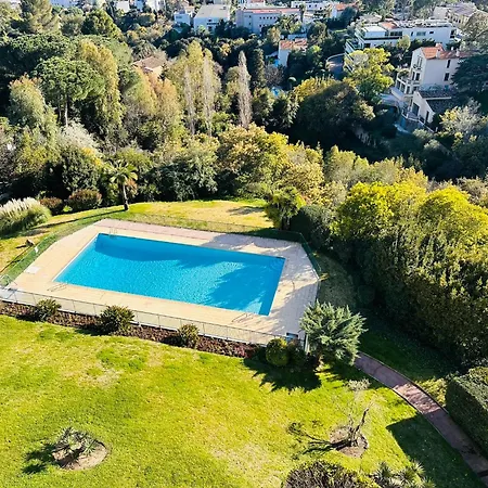 Large, Light And Modern 2 Bedroomed In With Sea Views, Pool And Lovely Terrace - 1503 Lägenhet Cannes