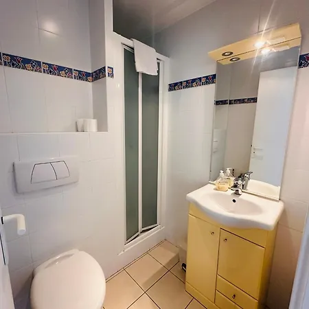 Large, Light And Modern 2 Bedroomed In With Sea Views, Pool And Lovely Terrace - 1503 Lägenhet