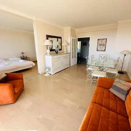 Lägenhet Large, Light And Modern 2 Bedroomed In With Sea Views, Pool And Lovely Terrace - 1503