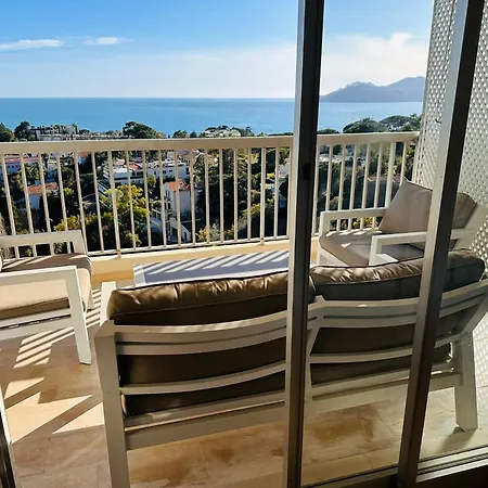 Large, Light And Modern 2 Bedroomed In With Sea Views, Pool And Lovely Terrace - 1503 Apartamento Cannes