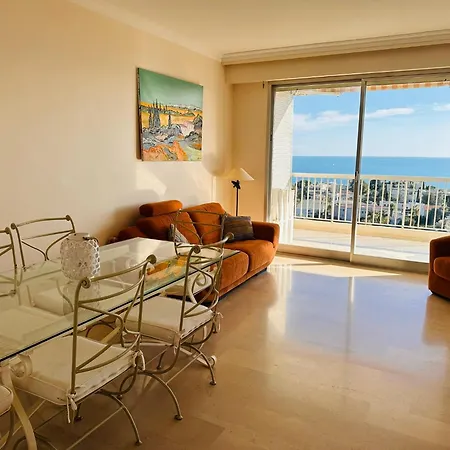 Lägenhet Large, Light And Modern 2 Bedroomed In With Sea Views, Pool And Lovely Terrace - 1503 Cannes